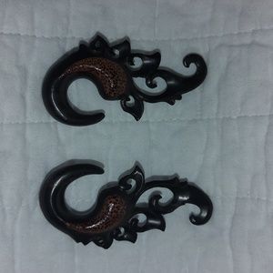 00g wooden ear hangers